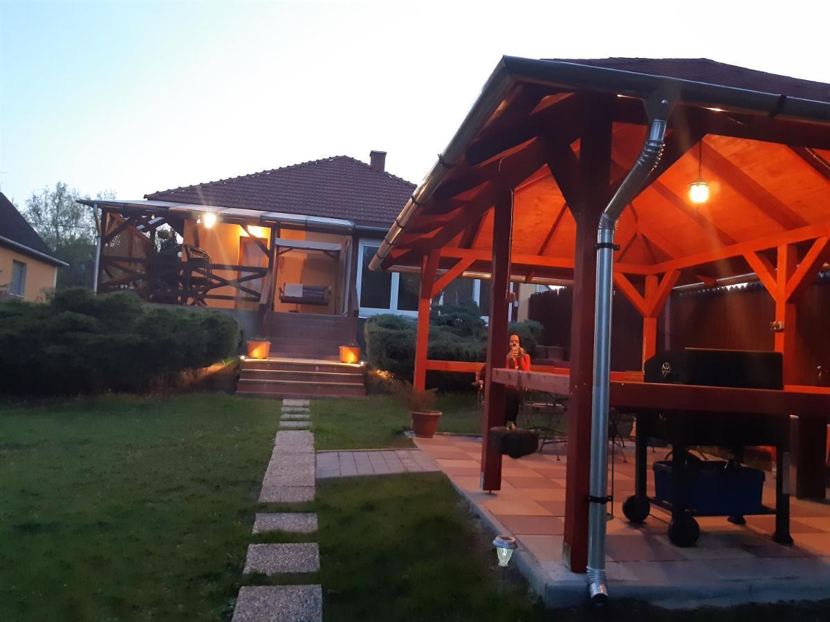 Villa Iris Egerszalok Ngoại thất bức ảnh