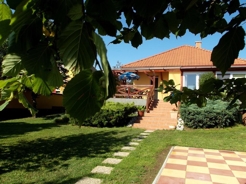 Villa Iris Egerszalok Ngoại thất bức ảnh