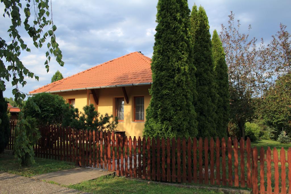 Villa Iris Egerszalok Ngoại thất bức ảnh